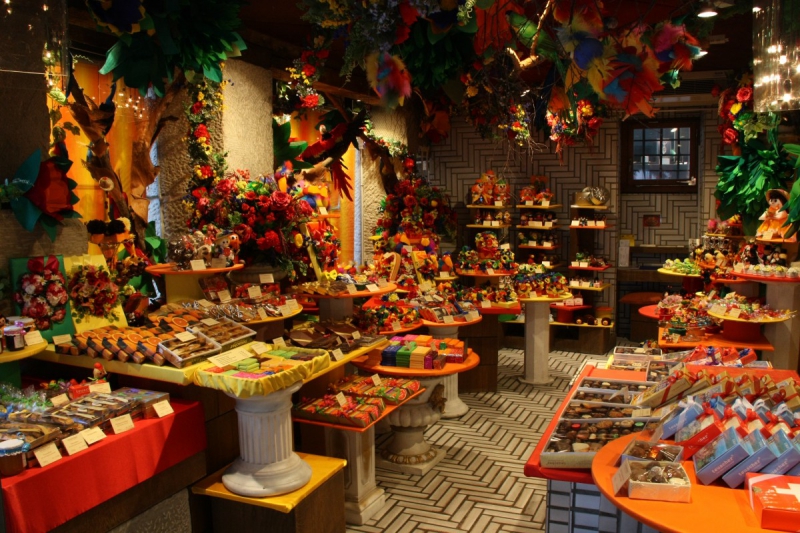 boutique-THIERY-min_candy_store_chocolate_shop_chocolate_switzerland-393515